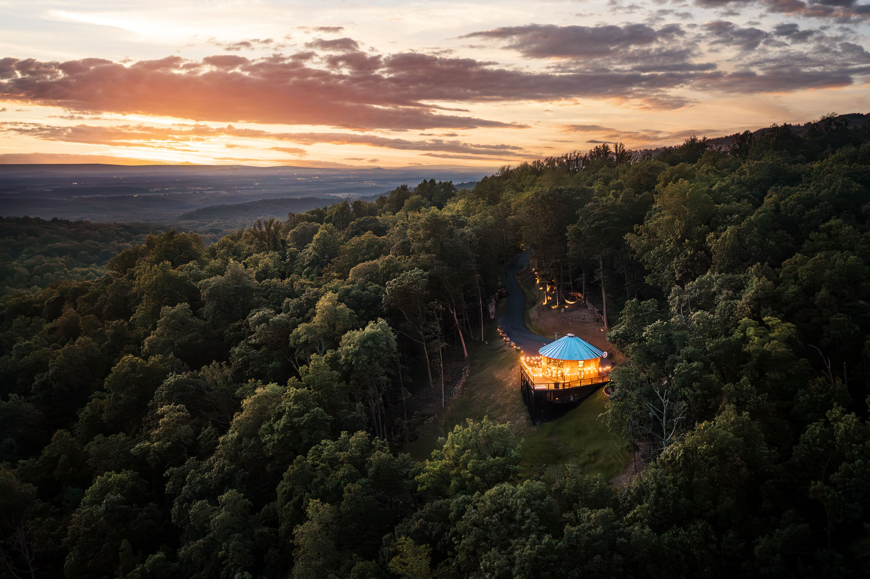 <span  class="uc_style_uc_tiles_grid_image_elementor_uc_items_attribute_title" style="color:#ffffff;">Drone aerial photo, Blue Ridge Mountains View, sunset - Mount Snow Yurt</span>