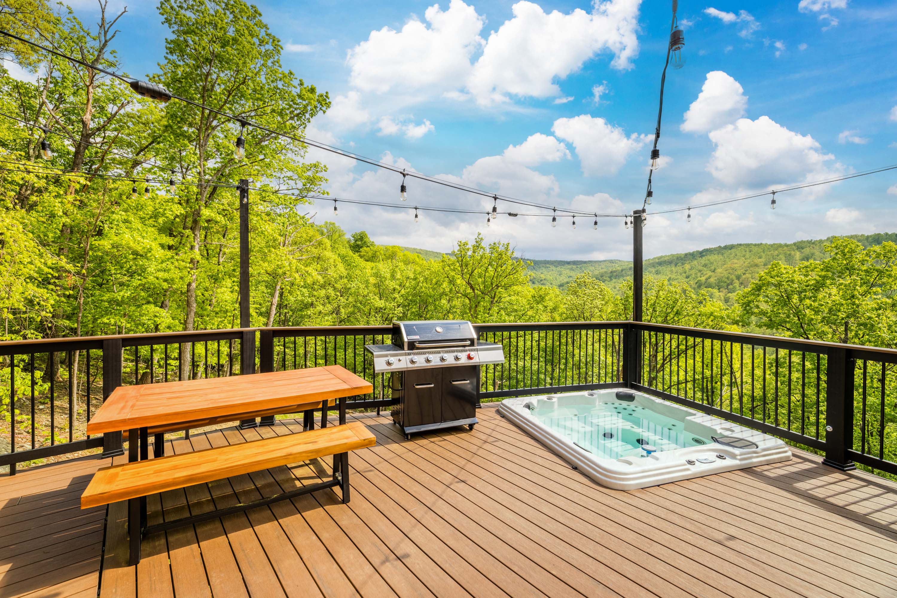 <span  class="uc_style_uc_tiles_grid_image_elementor_uc_items_attribute_title" style="color:#ffffff;">String Lights, Large Composite Deck, Sunken Hot Tub, Grill, Picnic Table, Cornhole Game, Blue Ridge Mountains View - Mount Snow Yurt</span>